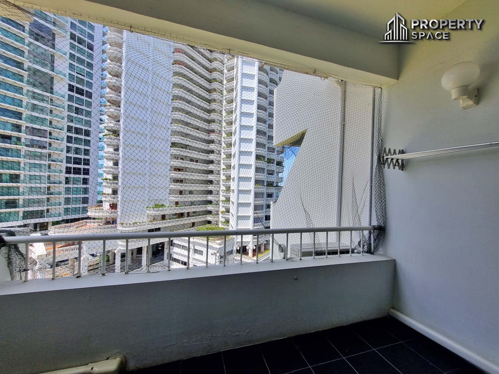 3 Bedrooms In Siam Penthouse Condominium Pattaya For Sale And Rent Image 10