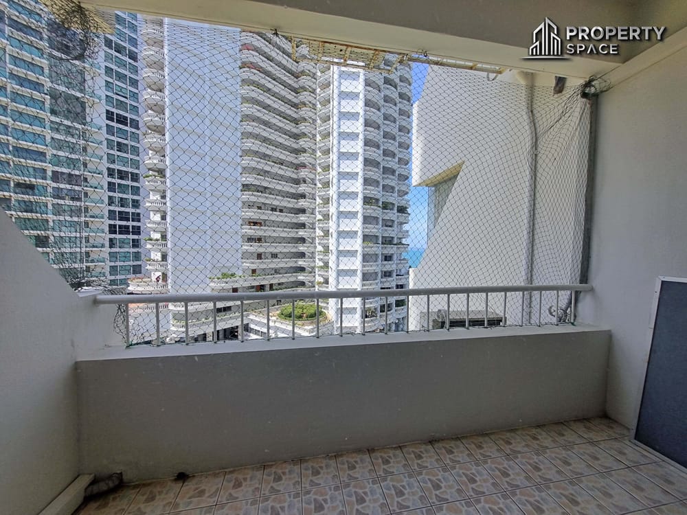 3 Bedrooms In Siam Penthouse Condominium Pattaya For Sale And Rent Image 26