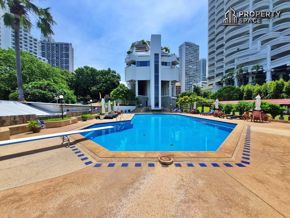 3 Bedrooms In Siam Penthouse Condominium Pattaya For Sale And Rent Image 6