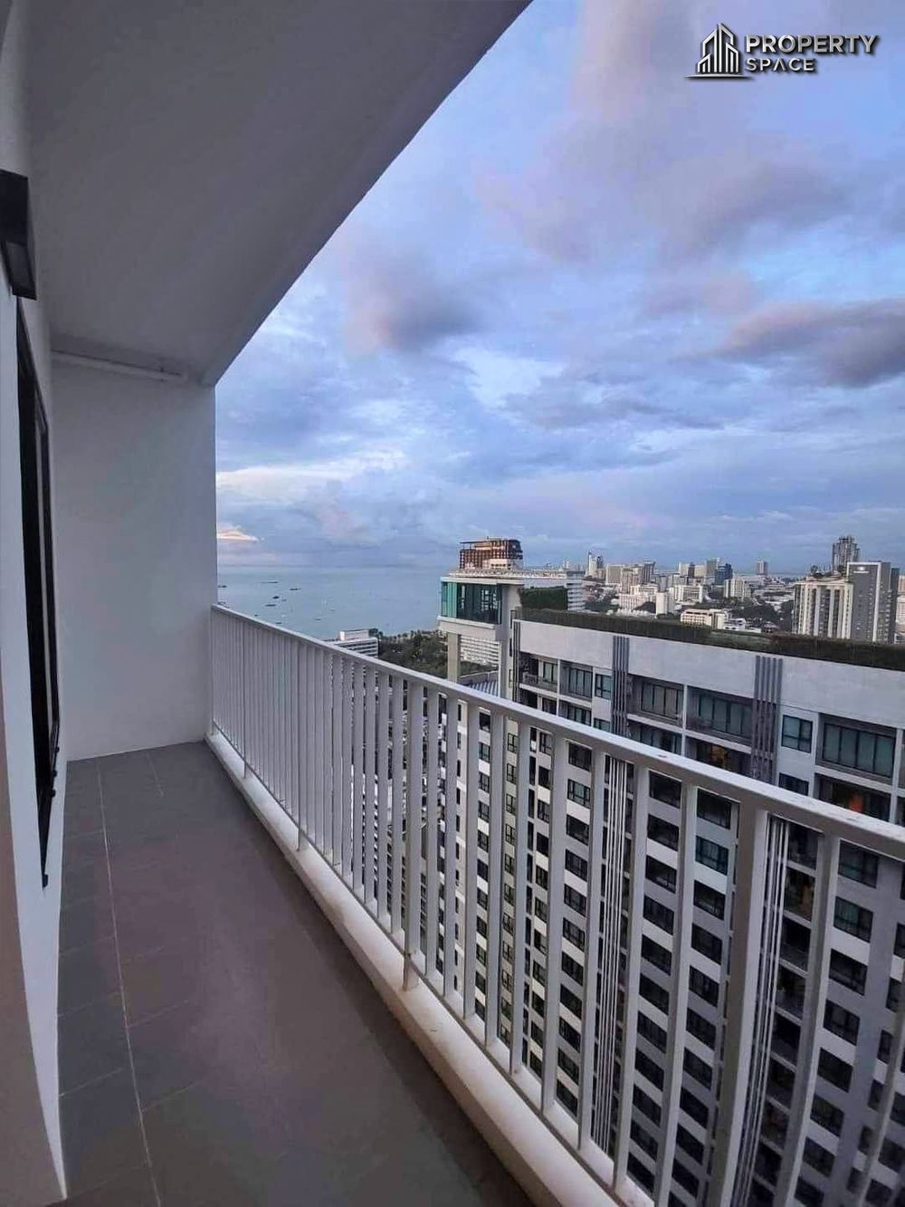 1 Bedroom In The Base Central Pattaya For Sale Image 13