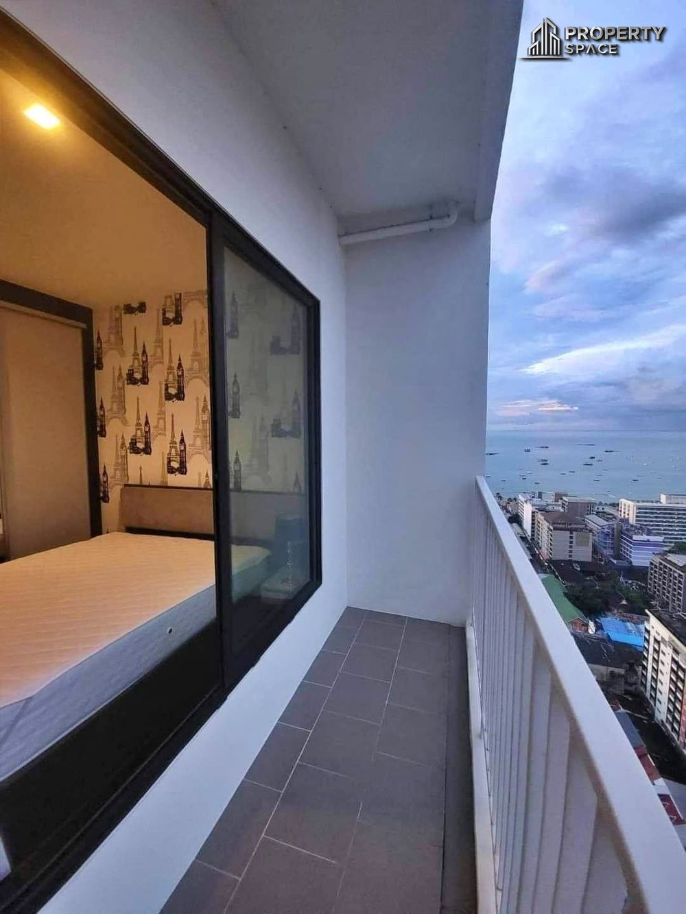 1 Bedroom In The Base Central Pattaya For Sale Image 14