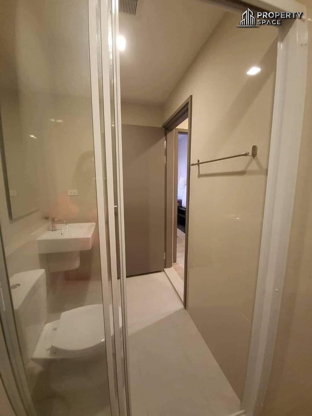 1 Bedroom In The Base Central Pattaya For Sale Image 15