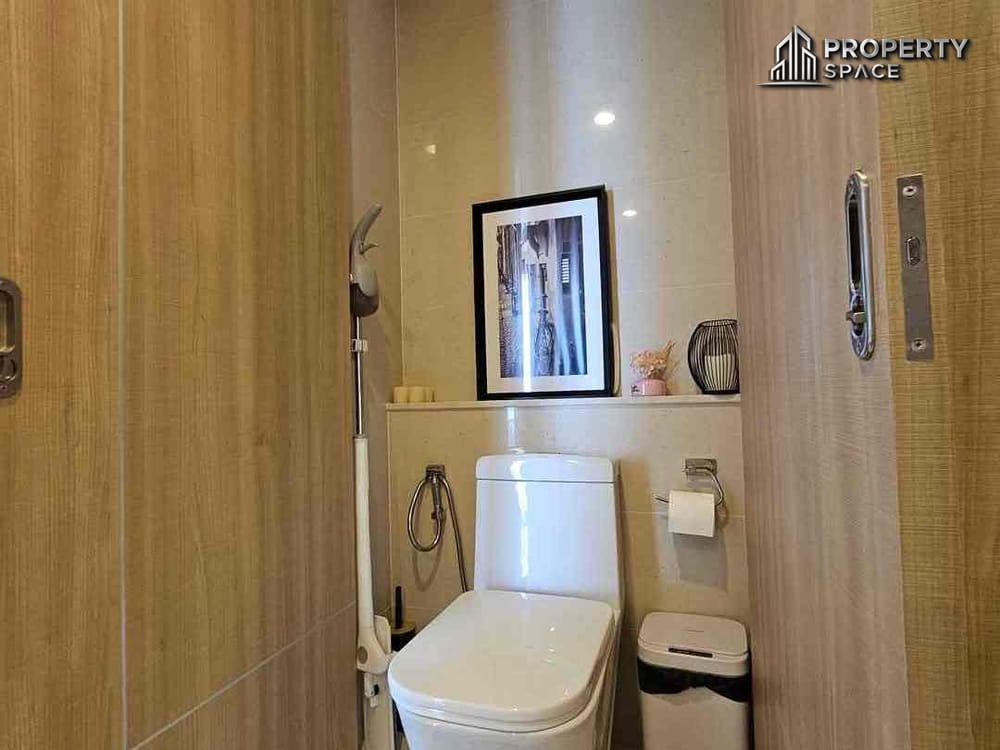 High-Floor 1-Bedroom Sea View Condo for Rent at The Riviera Wongamat Image 10