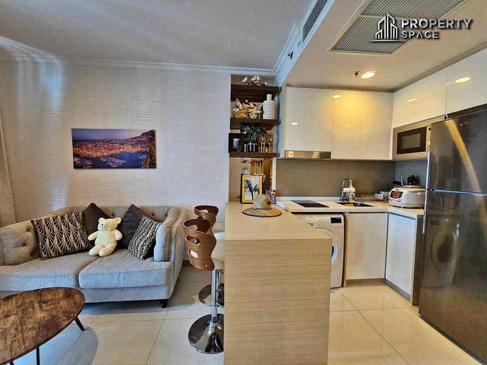 High-Floor 1-Bedroom Sea View Condo for Rent at The Riviera Wongamat Image 5