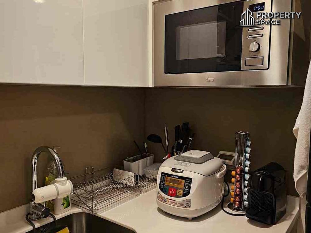 High-Floor 1-Bedroom Sea View Condo for Rent at The Riviera Wongamat Image 6