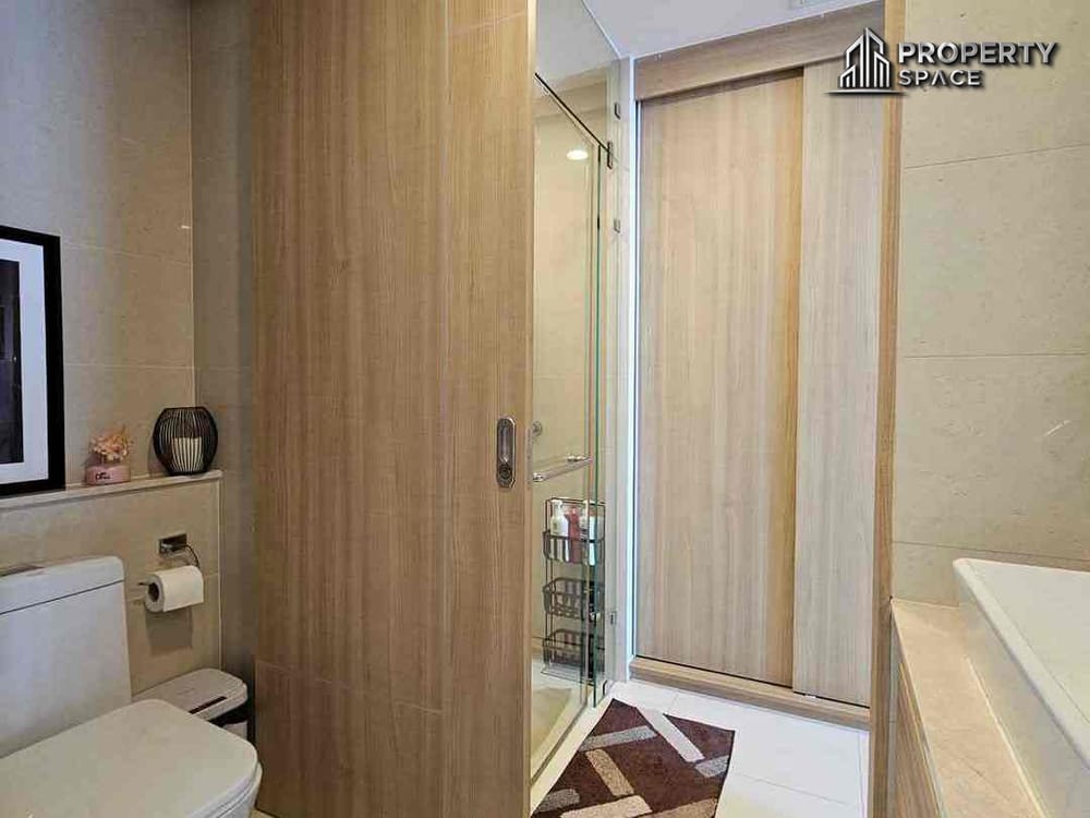 High-Floor 1-Bedroom Sea View Condo for Rent at The Riviera Wongamat Image 9