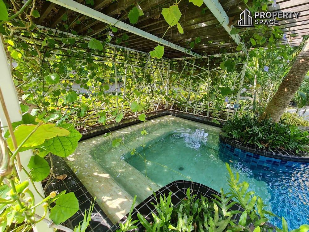 High-Floor 1-Bedroom Sea View Condo for Rent at The Riviera Wongamat Image 17