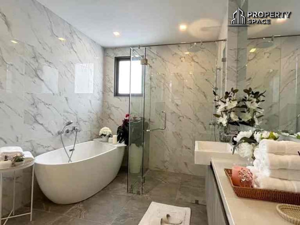 Brand New Luxury 3 Bedroom Pool Villa In East Pattaya Near Chak Nok Lake For Sale Image 11
