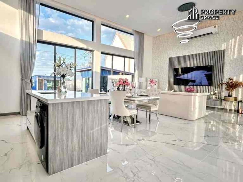 Brand New Luxury 3 Bedroom Pool Villa In East Pattaya Near Chak Nok Lake For Sale Image 4