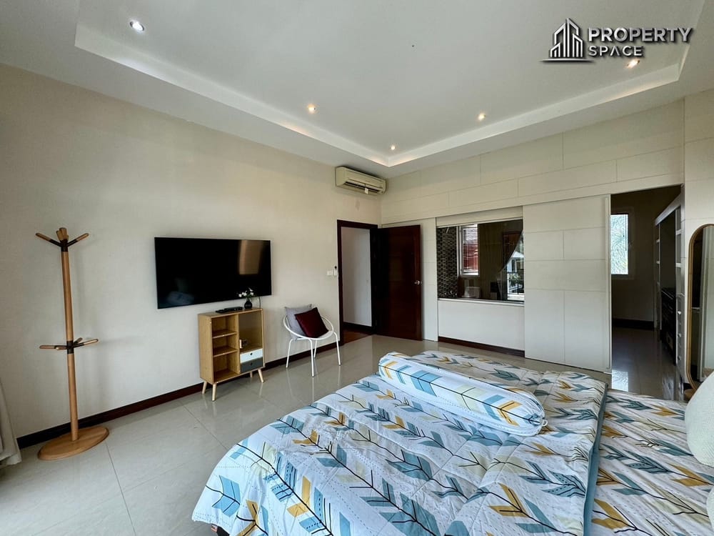 Luxury Modern 4-Bedroom Pool Villa In Jomtien Pattaya For Sale Image 14