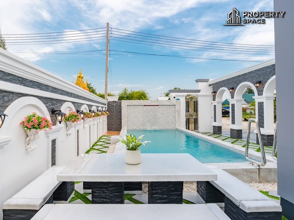 Brand New Luxury 4-Bedroom Pool Villa Near Mabprachan Lake Pattaya For Sale Image 5