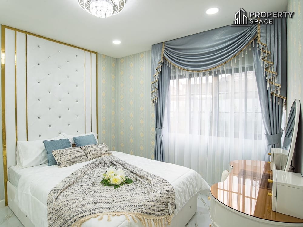 Brand New Luxury 4-Bedroom Pool Villa Near Mabprachan Lake Pattaya For Sale Image 15