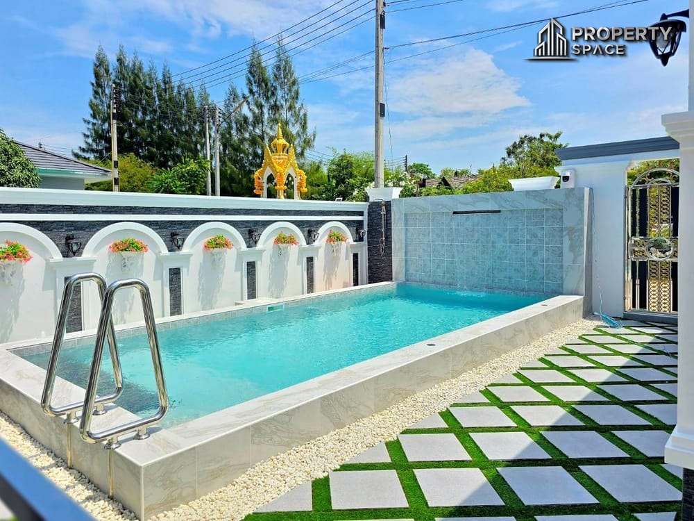 Brand New Luxury 4-Bedroom Pool Villa Near Mabprachan Lake Pattaya For Sale Image 4
