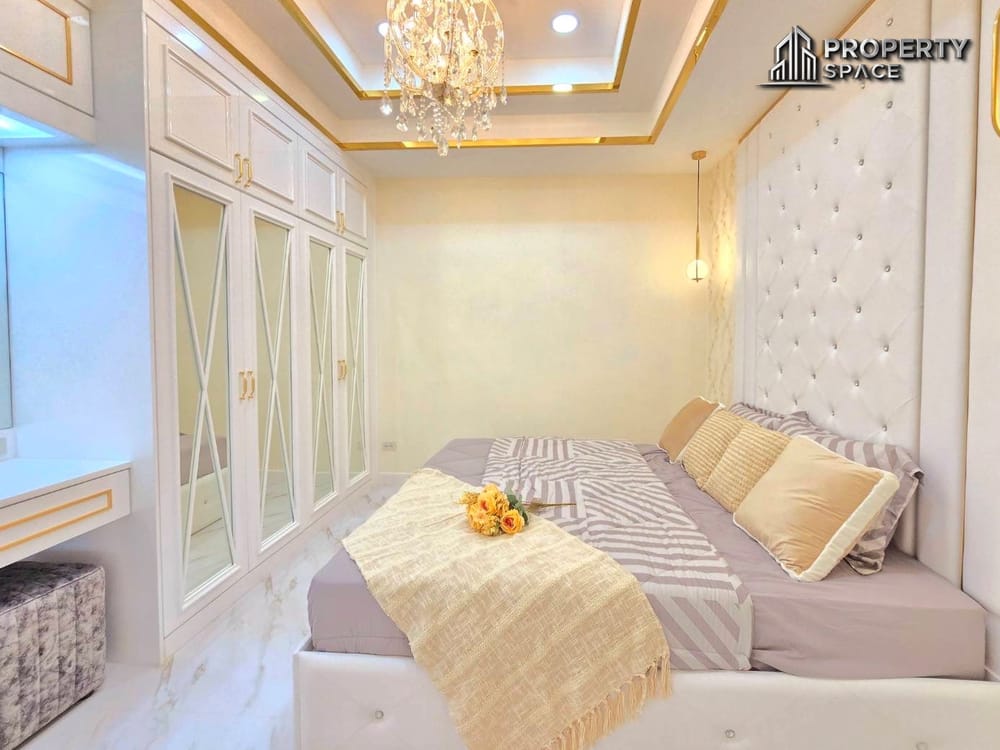 Brand New Luxury 4-Bedroom Pool Villa Near Mabprachan Lake Pattaya For Sale Image 18