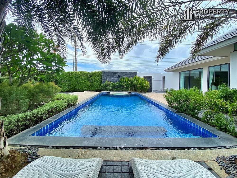 Luxurious Thai-Style Pool Villa for sale in Thung Klom-Tan Man, Modern Single-Story Living with Private Pool & Garden Image 3