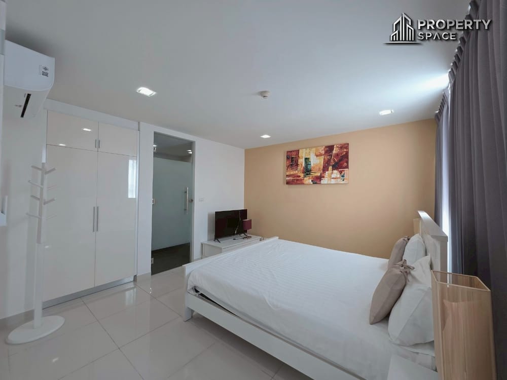 Hot Deal! 1-Bedroom Condo Near The Beach For Sale At Club Royal Wongamat Pattaya Image 10