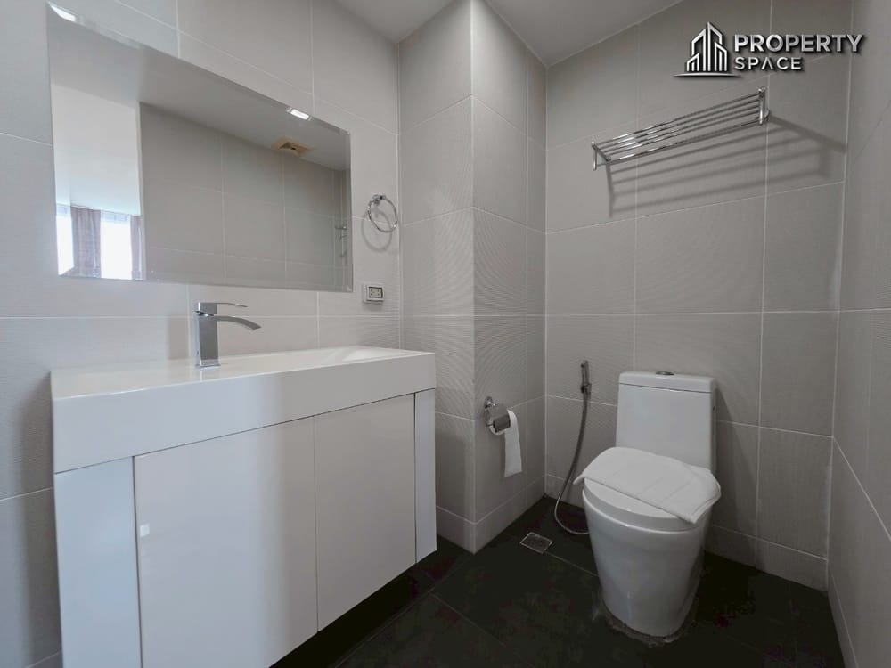 Hot Deal! 1-Bedroom Condo Near The Beach For Sale At Club Royal Wongamat Pattaya Image 14
