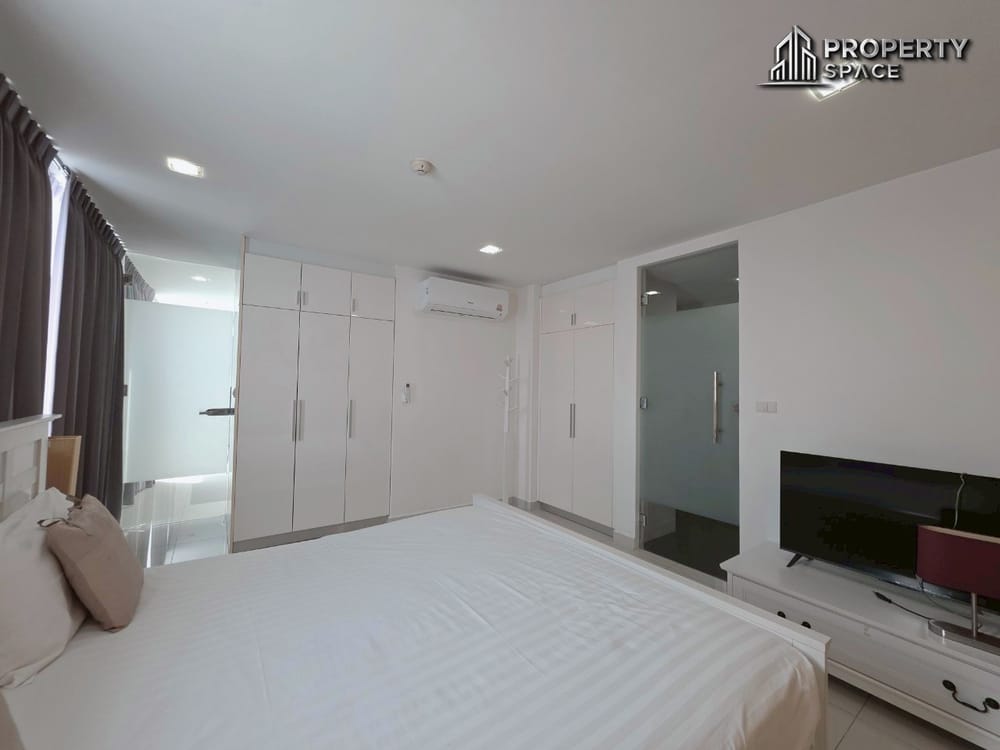 Hot Deal! 1-Bedroom Condo Near The Beach For Sale At Club Royal Wongamat Pattaya Image 13