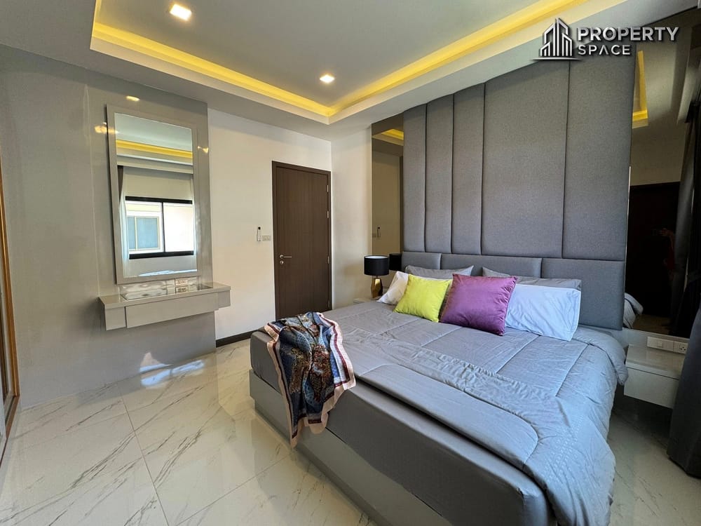 Brand New Spacious 6-Bedroom Modern Pool Villa Near Jomtien Beach For Sale Image 10
