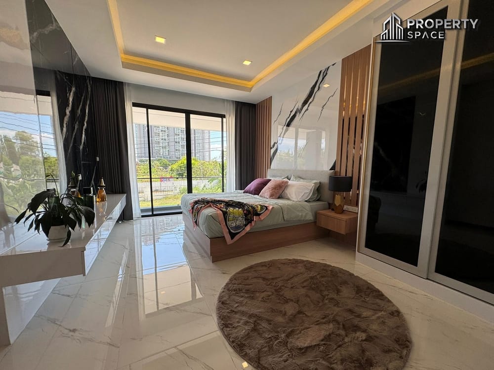 Brand New Spacious 6-Bedroom Modern Pool Villa Near Jomtien Beach For Sale Image 8