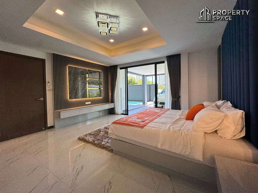 Brand New Spacious 6-Bedroom Modern Pool Villa Near Jomtien Beach For Sale Image 7