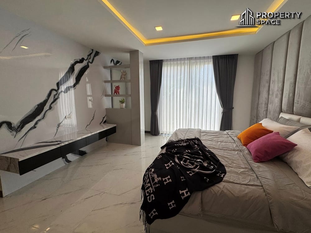 Brand New Spacious 6-Bedroom Modern Pool Villa Near Jomtien Beach For Sale Image 12