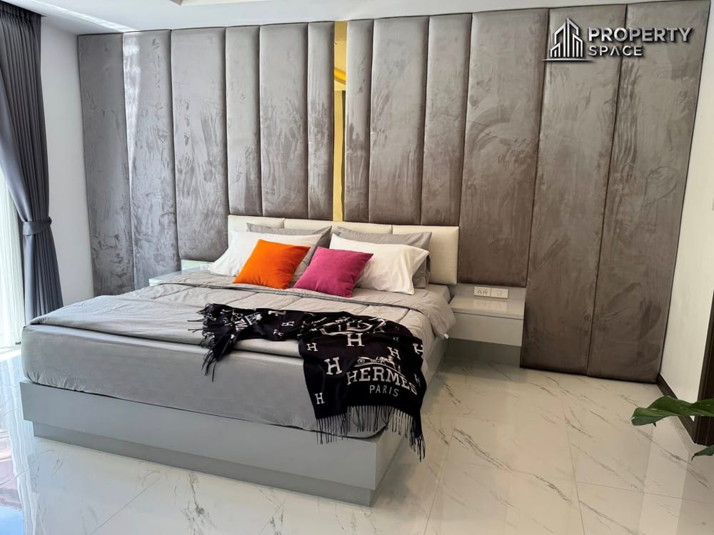 Brand New Spacious 6-Bedroom Modern Pool Villa Near Jomtien Beach For Sale Image 11