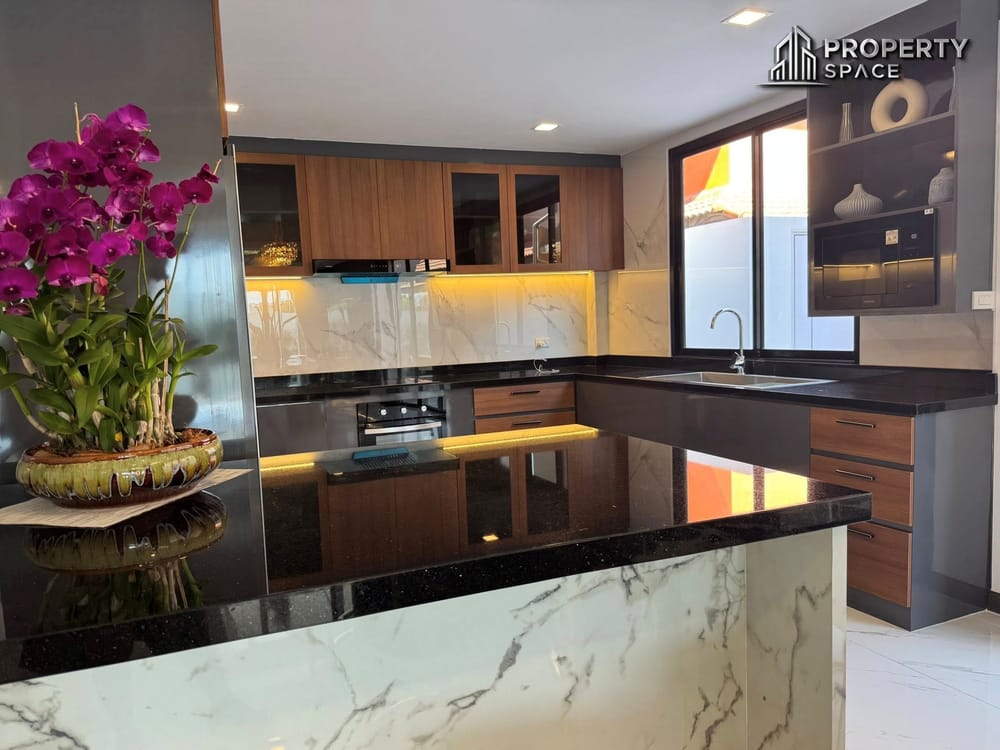Brand New Spacious 6-Bedroom Modern Pool Villa Near Jomtien Beach For Sale Image 6