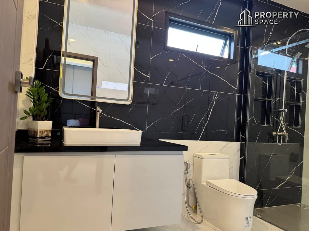 Brand New Spacious 6-Bedroom Modern Pool Villa Near Jomtien Beach For Sale Image 17