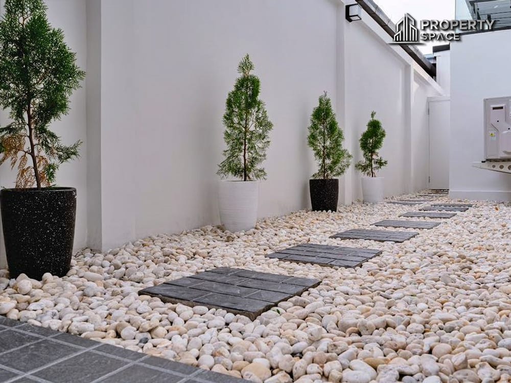 Luxury Pool Villa for Sale in Jomtien Pattaya – Modern 2-Storey Design Close to Beach Image 23