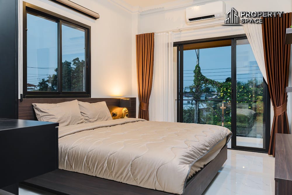 Luxury Pool Villa for Sale in Jomtien Pattaya – Modern 2-Storey Design Close to Beach Image 13