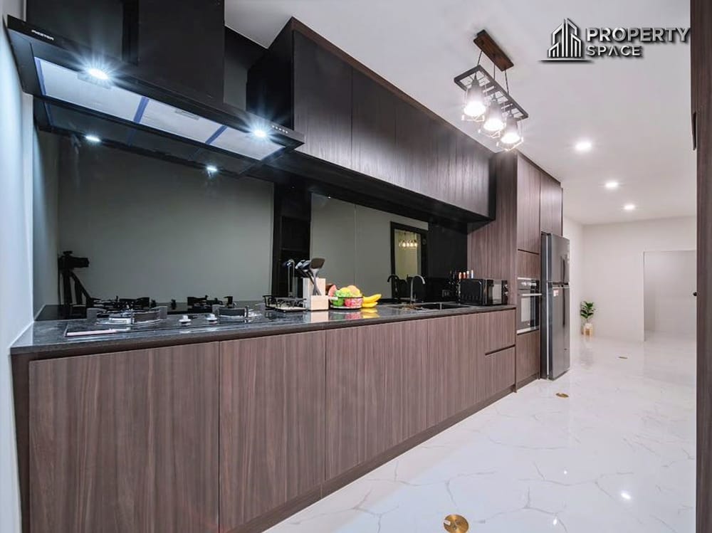 Luxury Pool Villa for Sale in Jomtien Pattaya – Modern 2-Storey Design Close to Beach Image 11