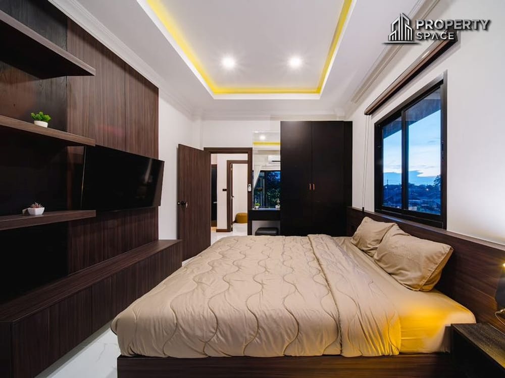 Luxury Pool Villa for Sale in Jomtien Pattaya – Modern 2-Storey Design Close to Beach Image 14