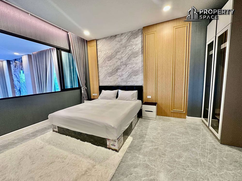 Luxurious 6 Bedroom Modern Pool Villa In East Pattaya For Sale And Rent Image 15