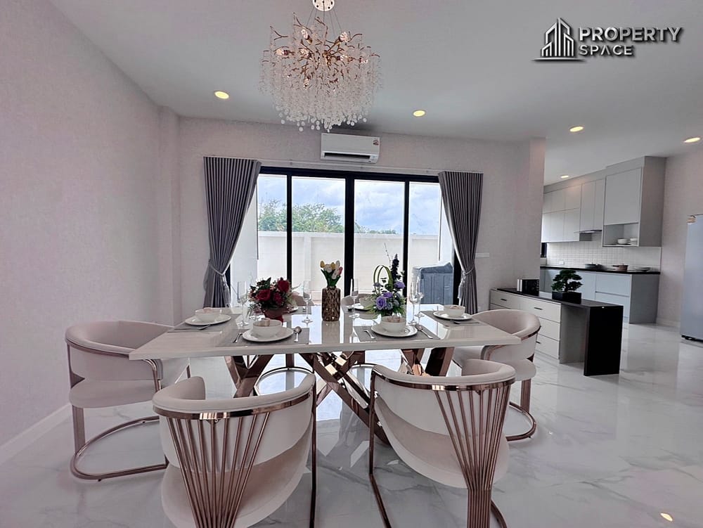 Luxurious 6 Bedroom Modern Pool Villa In East Pattaya For Sale And Rent Image 9