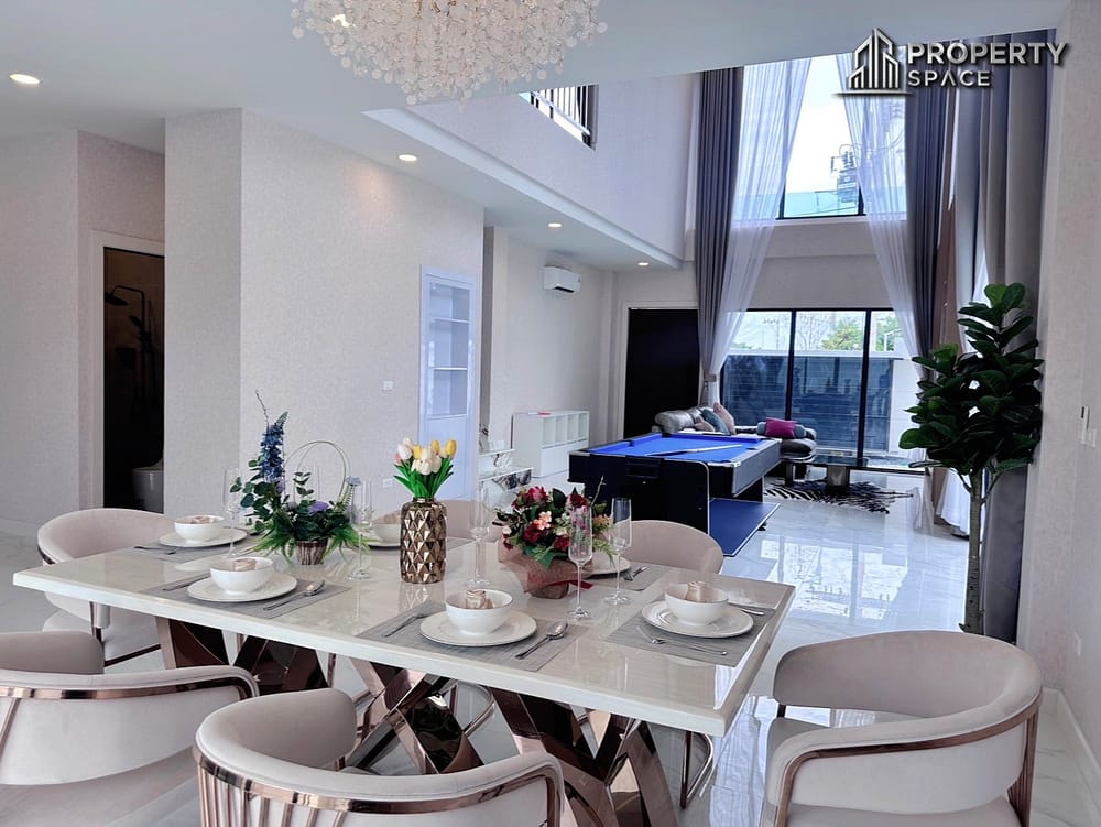 Luxurious 6 Bedroom Modern Pool Villa In East Pattaya For Sale And Rent Image 8