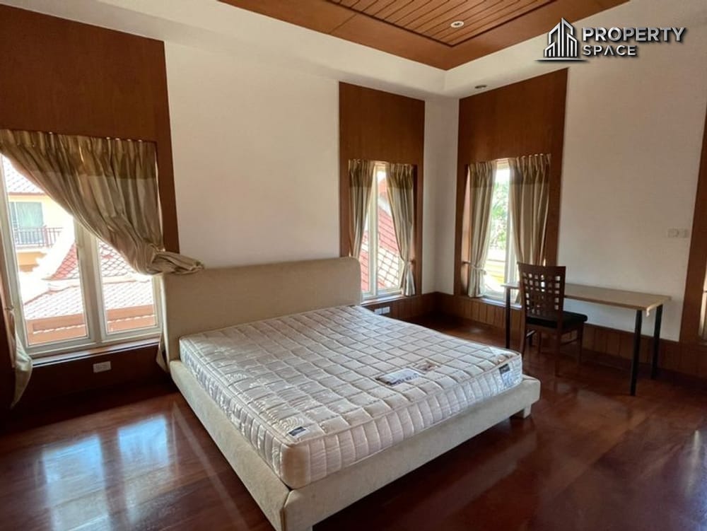 Spacious Modern Thai Style 5-Bedroom Pool Villa Near Regent International School Pattaya For Rent Image 10