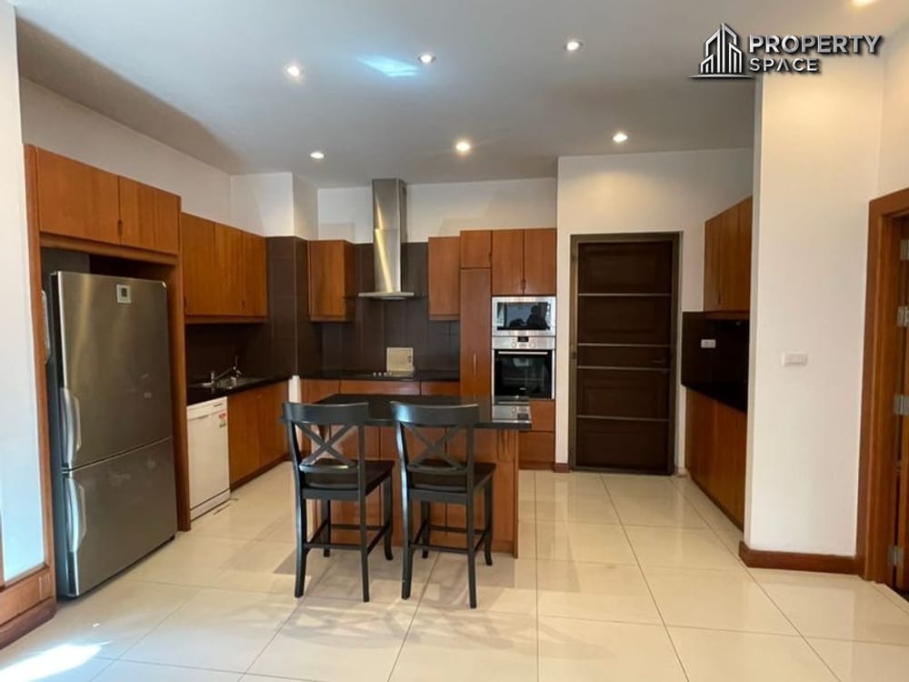Spacious Modern Thai Style 5-Bedroom Pool Villa Near Regent International School Pattaya For Rent Image 7