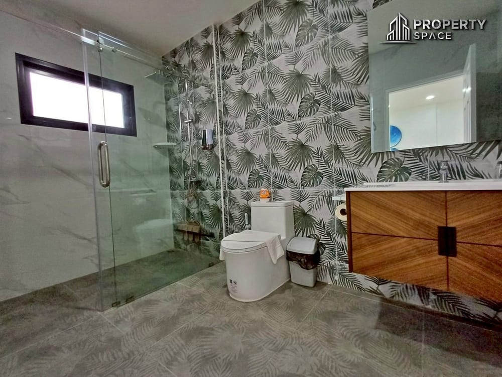 Modern Luxury 5-Bedroom Pool Villa Near Jomtien Beach Pattaya For Sale & Rent Image 17