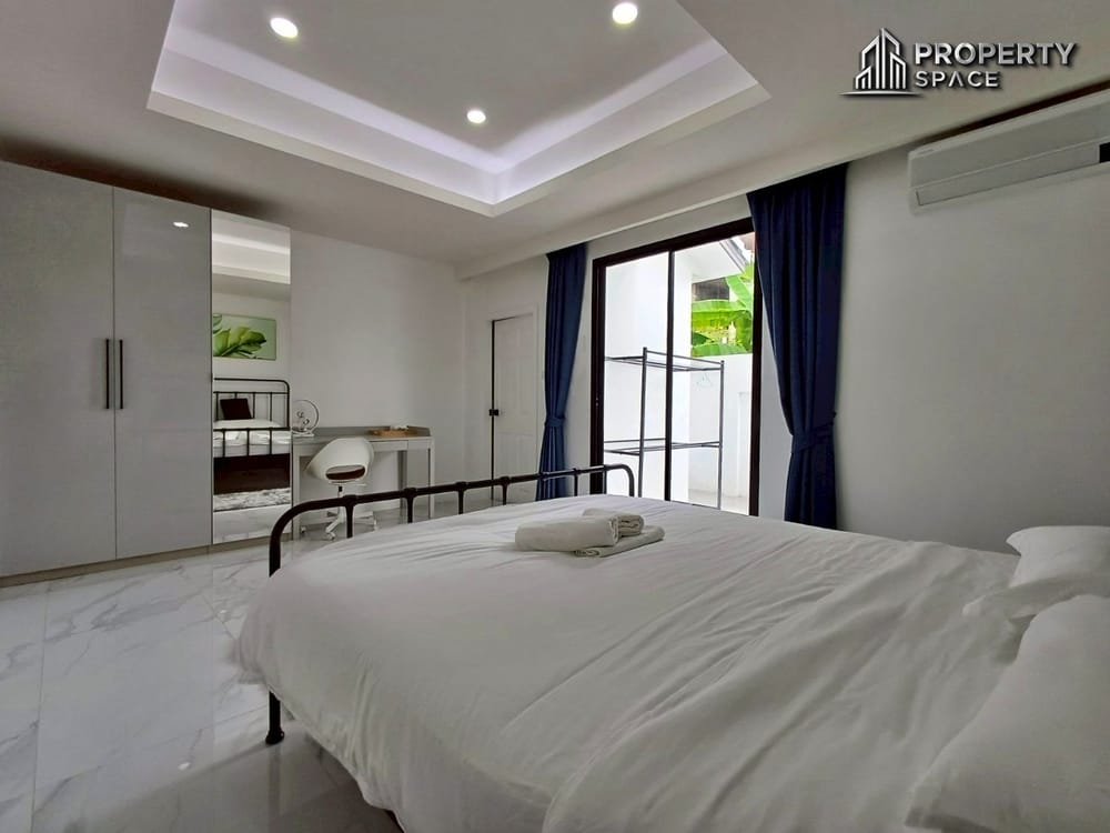 Modern Luxury 5-Bedroom Pool Villa Near Jomtien Beach Pattaya For Sale & Rent Image 16