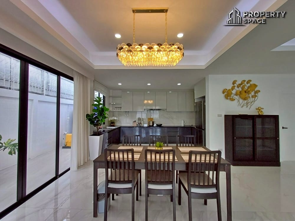 Modern Luxury 5-Bedroom Pool Villa Near Jomtien Beach Pattaya For Sale & Rent Image 6