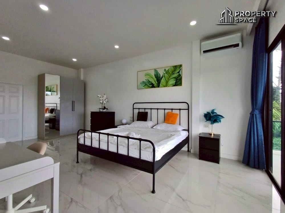 Modern Luxury 5-Bedroom Pool Villa Near Jomtien Beach Pattaya For Sale & Rent Image 18