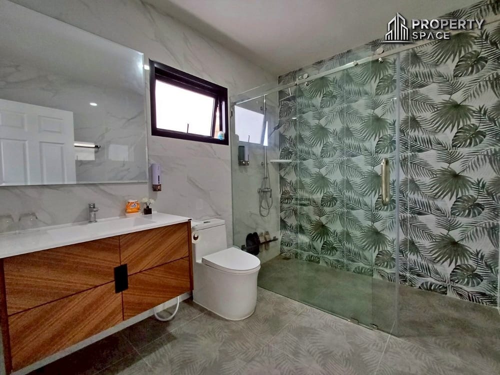 Modern Luxury 5-Bedroom Pool Villa Near Jomtien Beach Pattaya For Sale & Rent Image 23