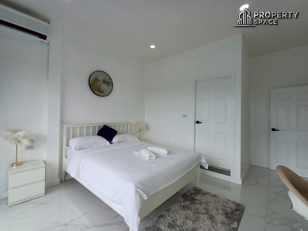 Modern Luxury 5-Bedroom Pool Villa Near Jomtien Beach Pattaya For Sale & Rent Image 24