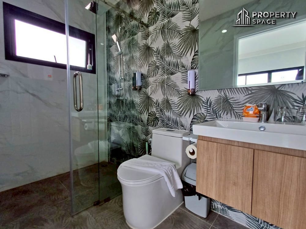 Modern Luxury 5-Bedroom Pool Villa Near Jomtien Beach Pattaya For Sale & Rent Image 27