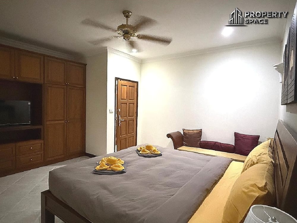 Spacious 5-Bedroom Pool Villa In Prime Location Near Jomtien Beach For Sale Image 18