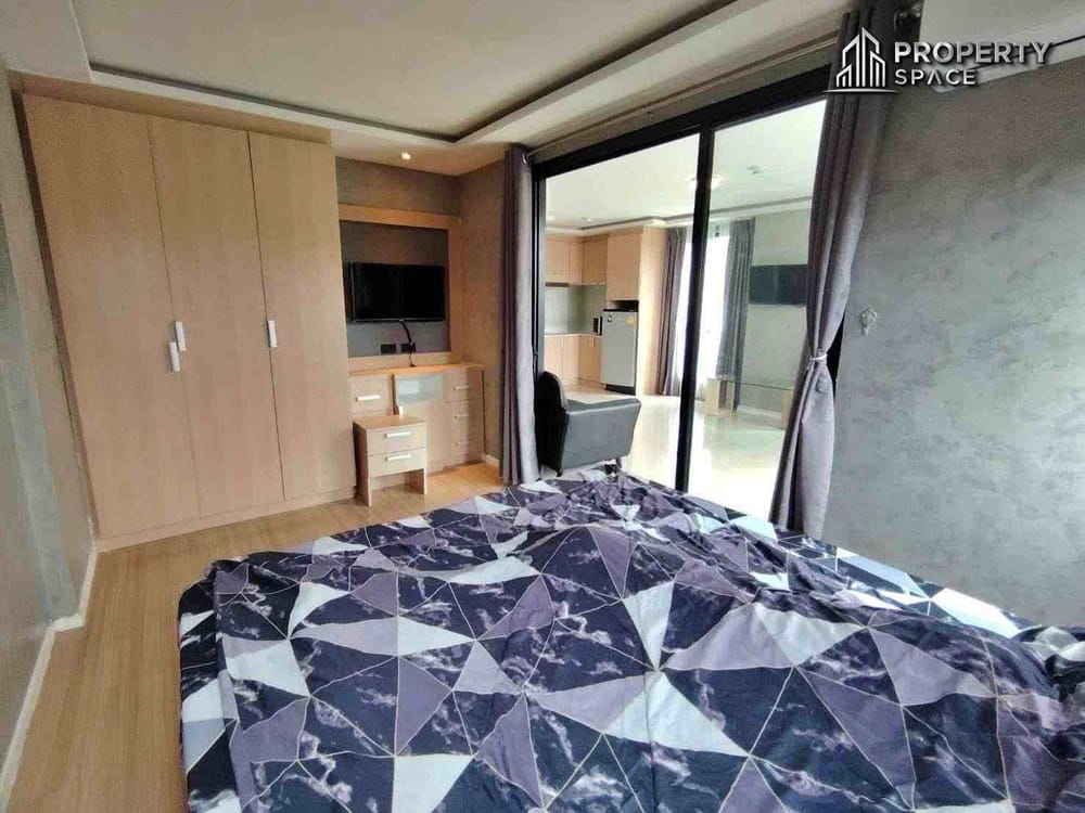 One-Bedroom Modern Loft Living at Estanan Condo Pattaya with Great City Views Image 7