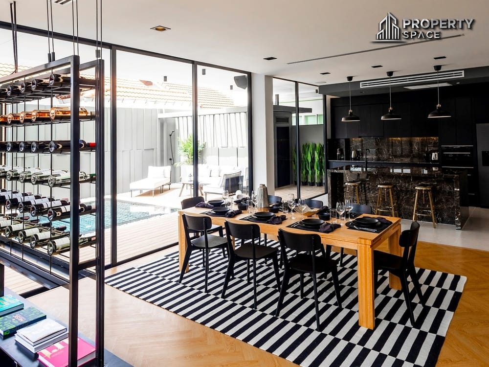 Brand-New Luxury Modern Pool Villa 5 bedroom Near Jomtien Beach For Rent Image 16