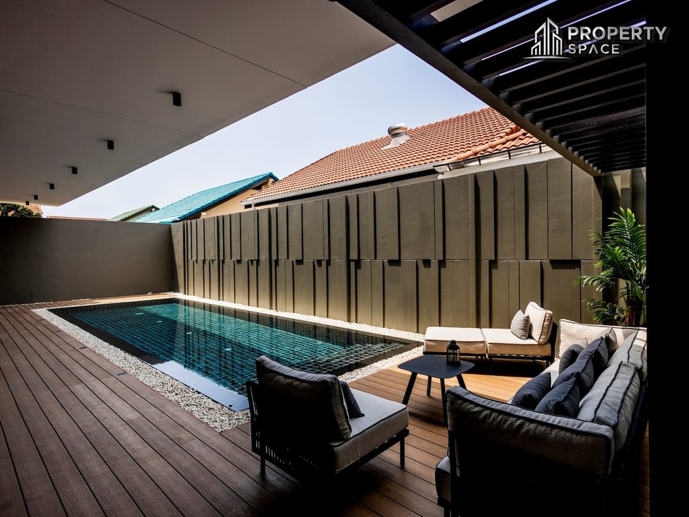 Brand-New Luxury Modern Pool Villa 5 bedroom Near Jomtien Beach For Rent Image 3