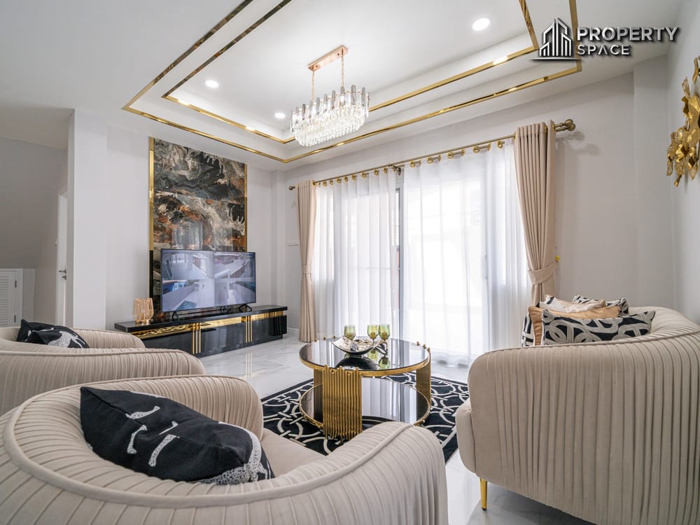 Modern 5 Bedroom Pool Villa For Sale In North Pattaya Close To Pattaya Beach Image 6